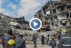 Екипите продължават да намират живи хора 10 дни след разрушителните