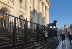 Проверяват сградата на Съдебната палата за взривСигнал за бомба затвори