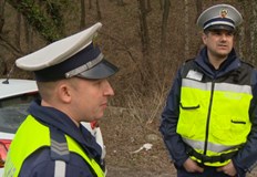 Той стана известен преди около месец когато отказа 10 хиляди