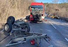 Те са отнели живота на 61 души а близо 1000