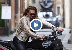 Към екипа се присъединяват и Джейсън Стейтъм Бри Ларсън Хелън