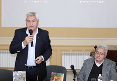 Читатели бяха запознати с В сянката на лятото Преди сътворението