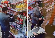 Загрижени граждани предлагат да му помогнатВъзрастен мъж крадящ храна от