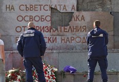 Задържан е 61 годишен мъжПлочата на Паметника на Съветската армия в