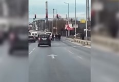 Издирват се петима душиШофьор е с наранявания по главата след