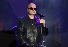 Слави Трифонов отправи честитката на своята страница във фейсбук където