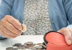 Увеличават се и обезщетенията на хората с рискови професии По 300