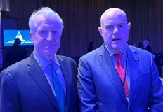 Главният прокурор се е щракнал с Джим Слатъри политик от