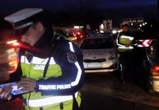 При извършен личен обиск на 35 годишния шофьор в портфейла му