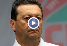 Тесните социалисти са тези които се обявяват против Световните войни