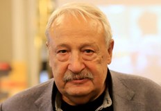 Журналистът коментира факта че една политическа партия у нас се