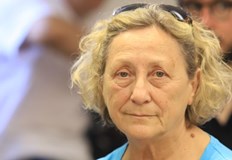 Днес по стар народен обичай се събират семействата По младите целуват