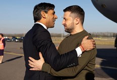 Володимир Зеленски пристигна със самолет на Кралските военновъздушни силиДържавният глава