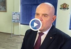 Тъжно е че опитите на тези които трябва да управляват