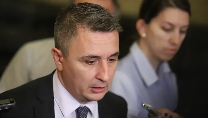 Естествено, че не е извършено престъпление, заяви още бившия енергиен министър Александър Николов