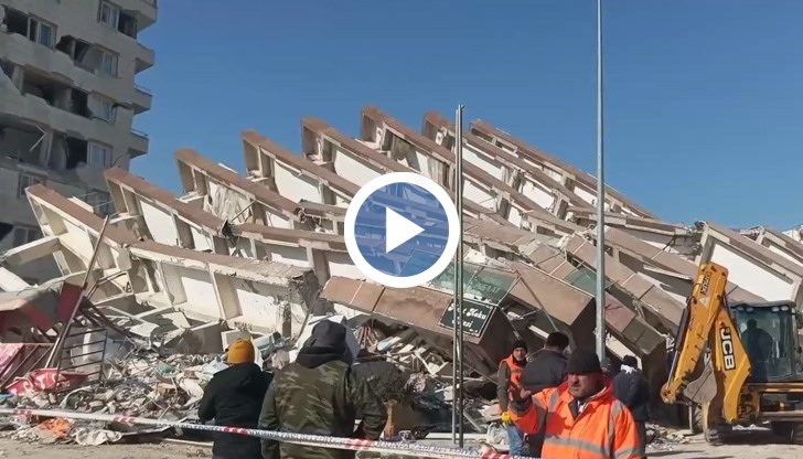 Десетки български доброволци продължават да помагат в най-засегнатите райони