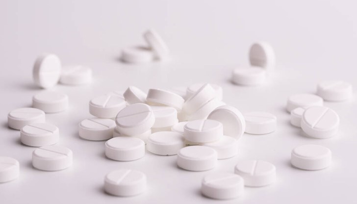 Причината: докладвани случаи на свиване на кръвоносните съдове в мозъка след употреба на лекарствени продукти, съдържащи съставката