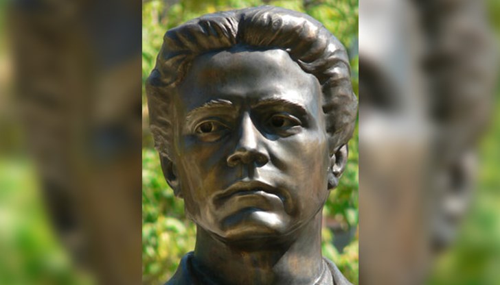 Поклонението пред паметта на героя ще започне от 11:00 ч. пред паметника на Левски в Парка на възрожденците