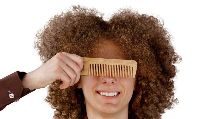 Филирането влияе изключително вредно на къдравите коси