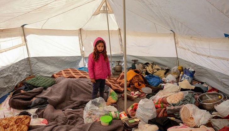 Бяха отправени обвинения към турското правителство, че не е осигурило достатъчно палатки