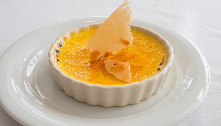 Основната характеристика на деликатеса е изразената в карамелената коричка