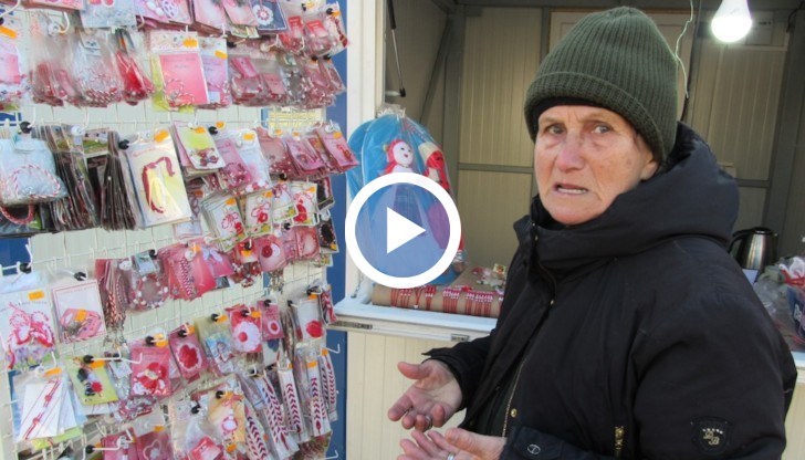 Най-голямата и най-скъпата мартеница, която може да се намери на базара в Русе, е дело на Тотка Стоянова