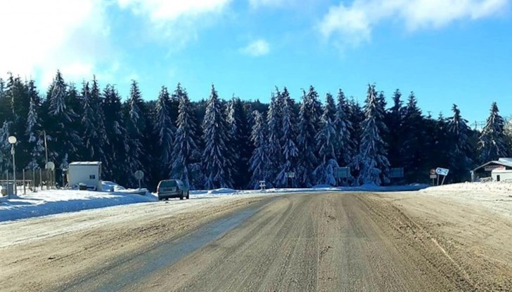 Близо 130 машини почистват пътните настилки Близо 130 машини почистват пътните настилки