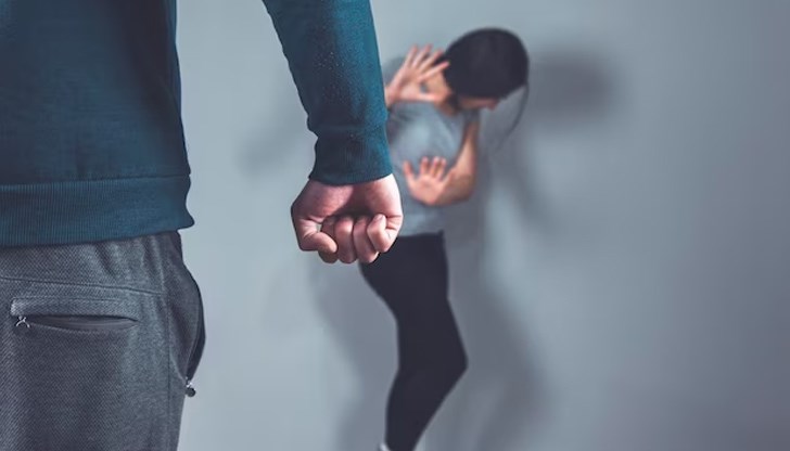 На мъжа е наложена забрана да не приближава на разстояние по-малко от 200 метра бившата си съпруга На мъжа е наложена забрана да не приближава на разстояние по-малко от 200 метра бившата си съпруга