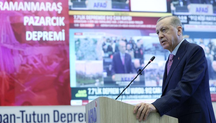 Турският президент Реджеп Ердоган отиде на посещение в районите, най-засегнати от земетресението