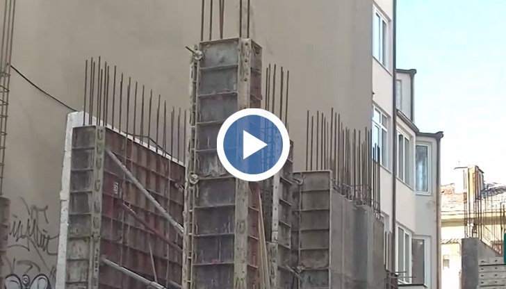 Русе е район, в който често се усещат земни трусове с епицентър Вранча и затова при строителство сградите са осигурени да издържат на земетресения