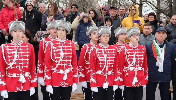 Паметната дата бе отбелязана пред паметника на героя в Парка на възрожденците Паметната дата бе отбелязана пред паметника на героя в Парка на възрожденците