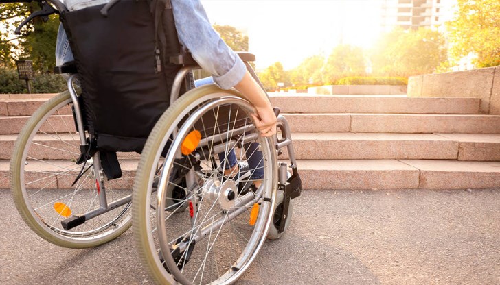 За финансиране по Програмата може да кандидатства човек с трайно увреждане, с изготвена индивидуална оценка на потребностите За финансиране по Програмата може да кандидатства човек с трайно увреждане, с изготвена индивидуална оценка на потребностите