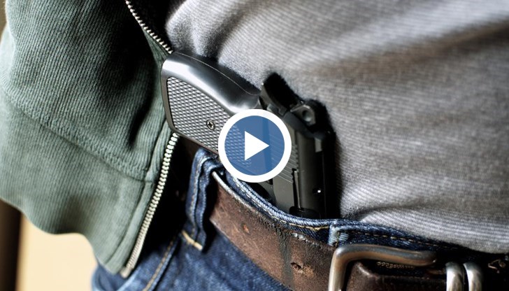 През последните месеци хората са виждали полицая предимно на улицата с униформа и резачка в ръка