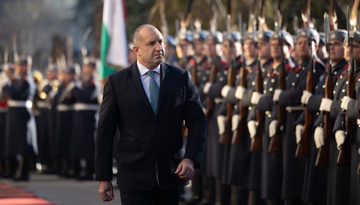 Това е единственото, което ги интересува, когато се говори за Българската армия - как веднага да си даде оръжията, каза президентът