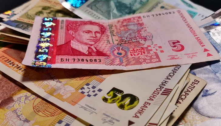 Средната заплата в София мина 2570 лева