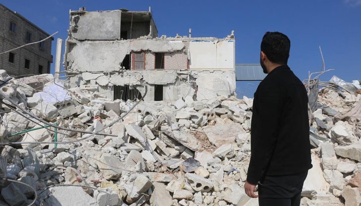 Загиналите в Турция са най-малко 40 642 души