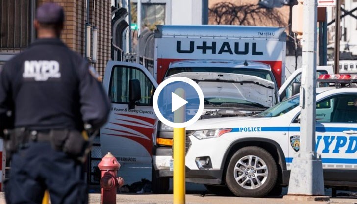 Двама от тях са в критично състояние