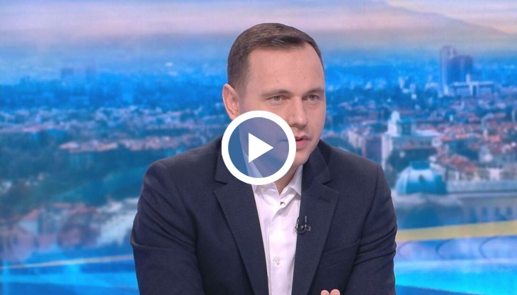 Две българки са се погрижили за това журналиста Георгиев и колегите му да има какво да закусват