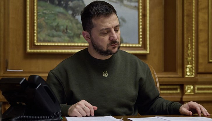 Сред тях са и съветниците на руския президент Владимир Путин - Юрий Ушаков и Лариса Бричьова