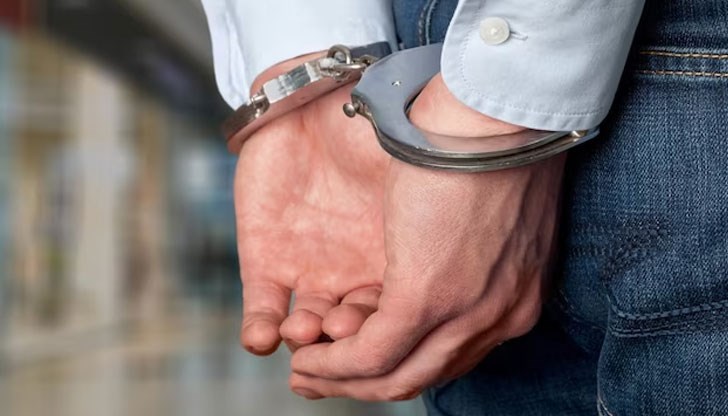 Той е осъден за участие в организирана престъпна група, занимавала се с взломни кражби, кражби на автомобили, измами и получаване на крадени стоки