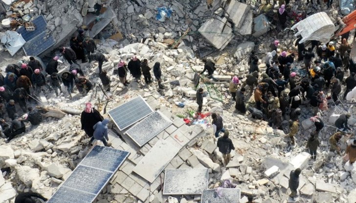 В спасителната операция са участвали български и полски пожарникари