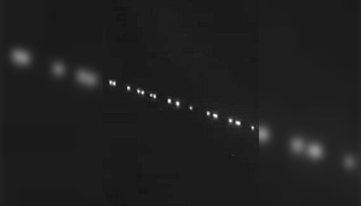 Кюстендилци се питат дали това са светлини на самолети, преминаващи НЛО или сателитите на Илон Мъск – Starlink