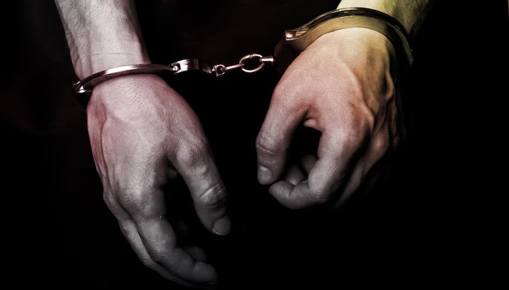 Иван Тонев не е отрекъл извършеното от него убийство и е предал на органите законния си пистолет