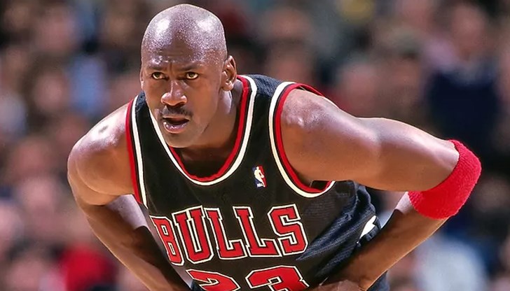 Легендарният баскетболист отбелязва юбилея си с рекордно дарение от 10 милиона долара