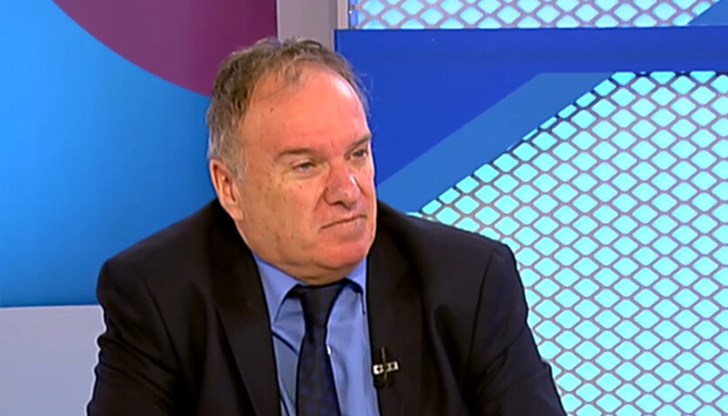 Този подход, съчетан с промяна в законите е намалил бежанския натиск към Гърция, твърди професор Чуков Този подход, съчетан с промяна в законите е намалил бежанския натиск към Гърция, твърди професор Чуков