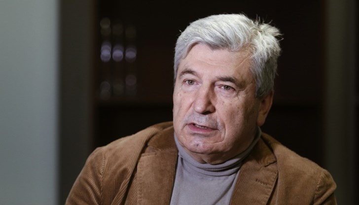 Чрез доминантната си роля, усилена с пасивна политика на правителствата, те "допринасят" за инфлацията