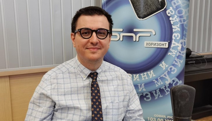 Русофили и евроатлантици все могат да намерят пресечни точки, смята доц. Искрен Иванов, експерт по международна сигурност и управление на конфликти