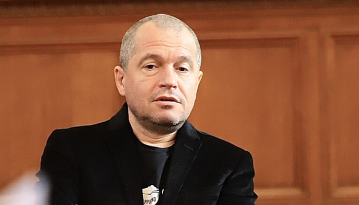 "Дали Трифонов ще бъде депутат - нека минат изборите", заяви Йорданов