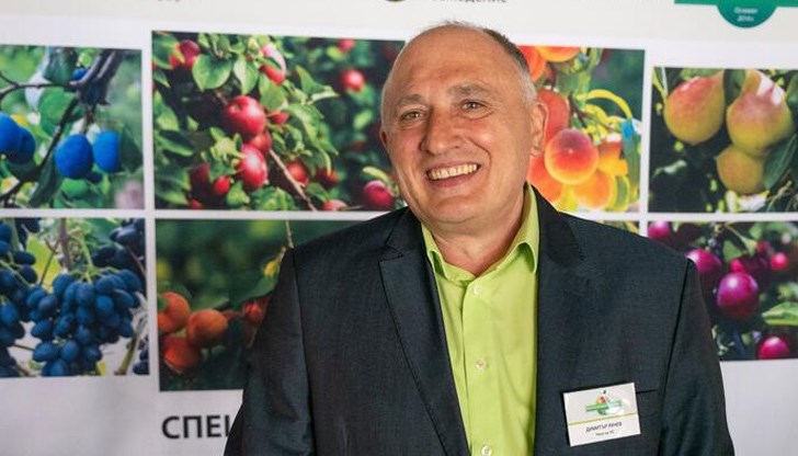 Ние не правим бизнес, а се мъчим и много от овощарите унищожават насажденията си, сподели Димитър Рачев, член на УС на Съюза на дунавските овощари