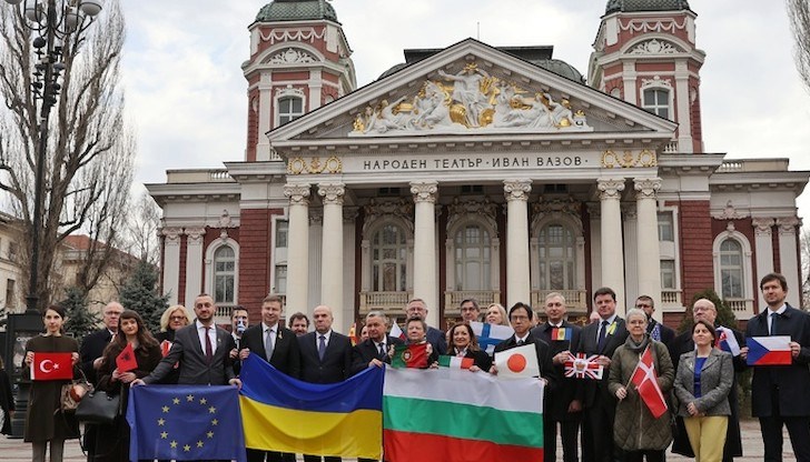 Днес се навършва една година от началото руската агресия в Украйна. Днес се навършва една година от началото руската агресия в Украйна.